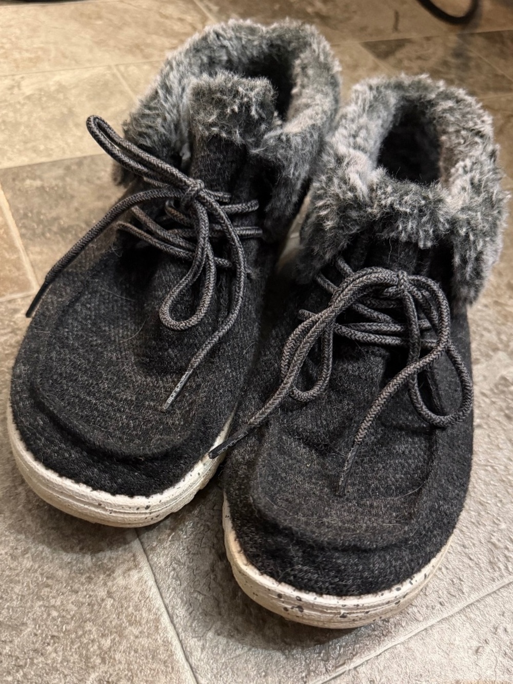 Women’s Hey Dudes Winter Shoes Size 7